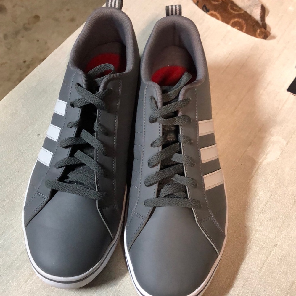Adidas men’s size 10